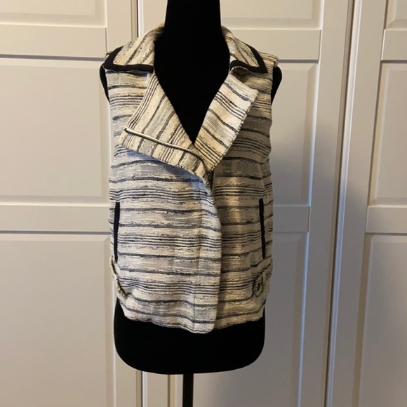 NWOT Bcbg Vest - Picture 1 of 5